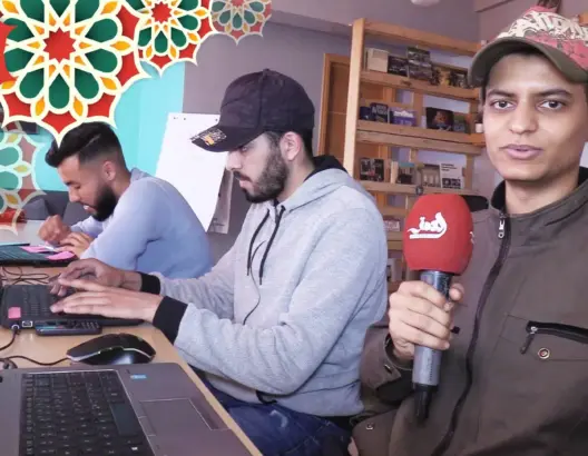 طلبة مغاربة يبتكرون لعبة إلكترونية تساعد على فهم دروس الكمياء (فيديو)