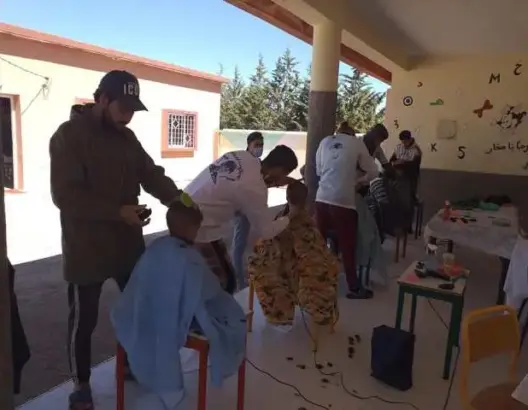مدرسة بأزيلال تنظم “حلاقة جماعية” لفائدة متعلميها