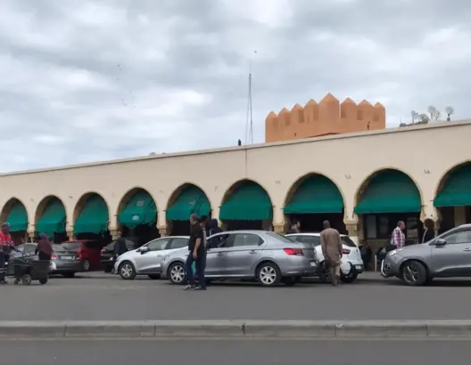 أزمة “كورونا” تدفع مهاجرين أفارقة بالبيضاء إلى “التسول” وامتهان “النقل السري”