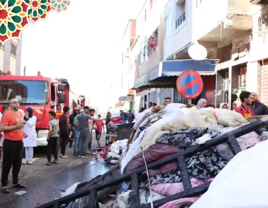 خلف خسائر مادية.. حريق مهول يلتهم مصبنة بسيدي مومن بالبيضاء (فيديو)