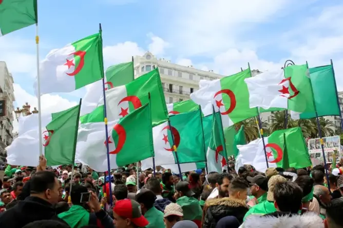 الجمعة 118 للحراك الشعبي.. الجزائريون يواصلون التظاهر والأمن يعتقل المئات