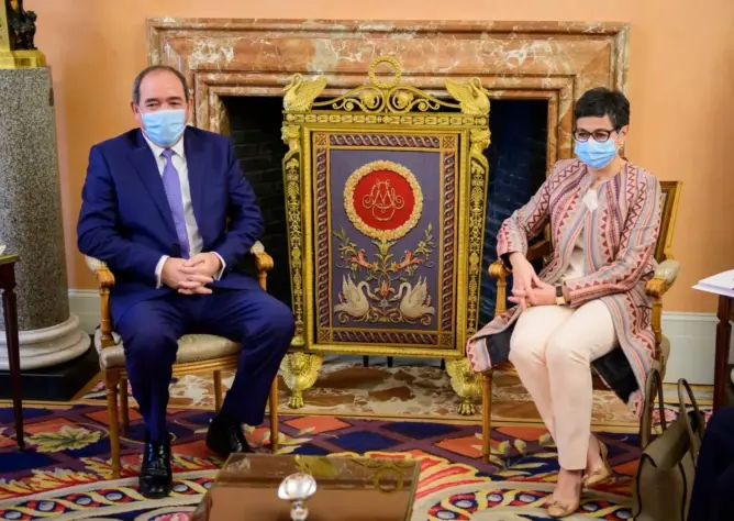 الجزائر تحرض إسبانيا على اتخاذ موقف عدائي من مغربية الصحراء