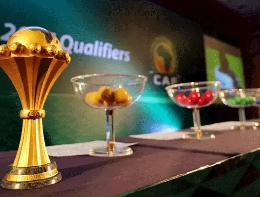 الأنظار تتجه صوب قرعة كأس إفريقيا بساحل العاج ومجموعات قوية محتملة