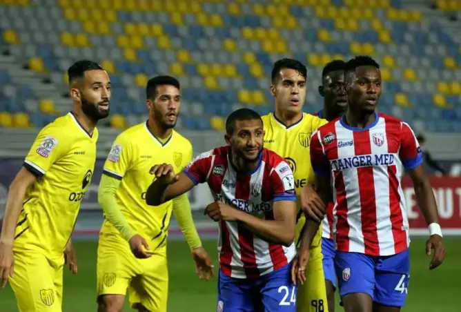 اللاعب الحسناوي يصد ضربتي جزاء ويقود الحمامة البيضاء لنصف نهائي كأس العرش
