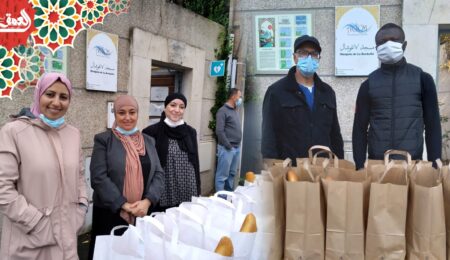 طيلة رمضان.. مغاربة وعرب يوزعون مئات الوجبات الغذائية على الطلبة والأسر الفقيرة بمدينة لاغوشيل الفرنسية