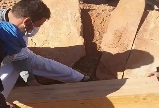 حكم قضائي ضد “الدولة” لفائدة أسرة الرضيع الذي بُترت يده بمستشفى زاكورة