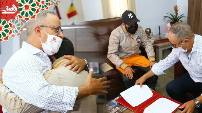“أوزون” ترسم الفرحة على وجه عامل نظافة خاط فمه وعينه وتوقع معه عقد عمل (فيديو)