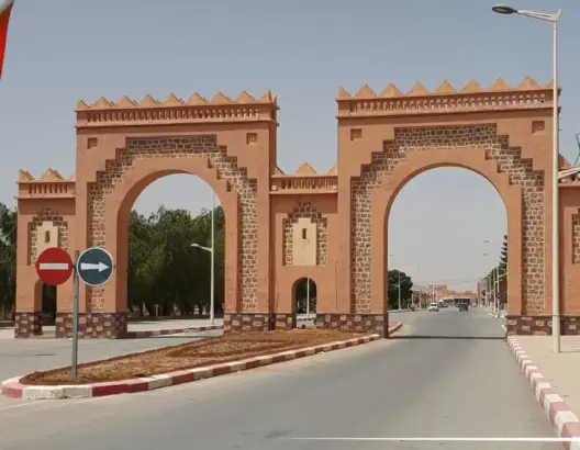 شاهد أجواء عيد الفطر في شوارع مدينة الريش بالجنوب الشرقي (فيديو)