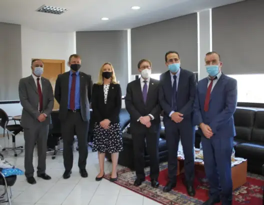 نائب رئيس جماعة الحسيمة والقائم بأعمال السفارة الأمريكية يبحثان سبل التعاون المشترك