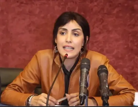 “من كثر لغطه … كثر غلطه”