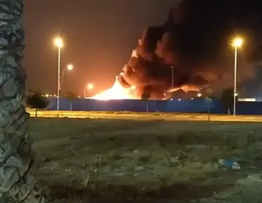 بعد حادث احتراق حافلتين .. اندلاع حريق ثان بسوق الخضر والفواكه بإنزكان (صورة)