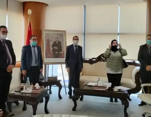 العثماني يلتقي بأرباب المقاهي ويعد بعقد لقاء موسع لحل مشاكل القطاع