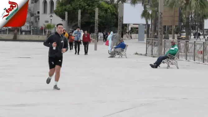 بعد تقليص مدة الإغلاق .. هكذا أصبحت شوارع طنجة في المساء (فيديو)