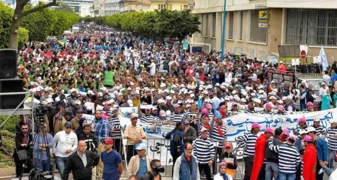 أربع مركزيات نقابية تعلن نجاح الإضراب العام بنسبة %80.. وتهدد بمواصلة التصعيد