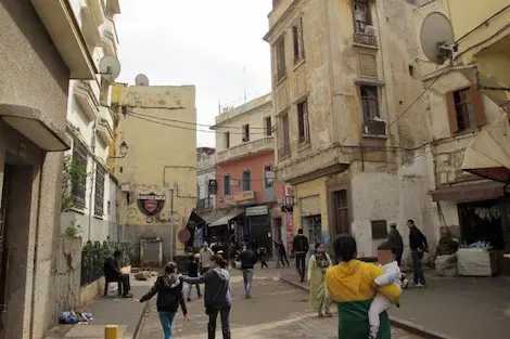 ساكنة المدينة القديمة بالبيضاء تتوصل بقرار الإفراغ بعد عجزها عن أداء الأقساط الشهرية
