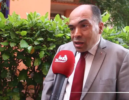 لكريني: علاقات المغرب والجزائر تمر بمنعطف ولم يعد هناك مبرر لعدم التجاوب مع الدعوة الملكية