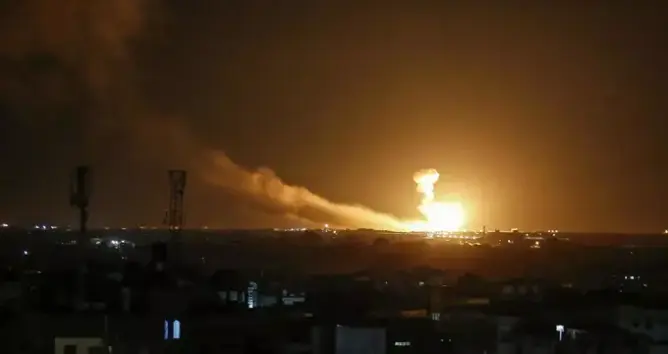 خلفت مقتل 11 عنصرا من قوات النظام.. غارات إسرائيلية على مناطق بسوريا