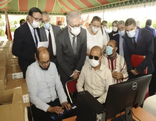 بـ250 مليون درهم.. عمالة مراكش تطلق 396 مشروعا وتوزع تجهيزات للمكفوفين وبائعي السمك (صور)
