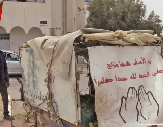 “با ميلود”.. رجل مسن بأكادير يعيش في عربة مجرورة بحمار لأزيد من 25 عاما (فيديو)