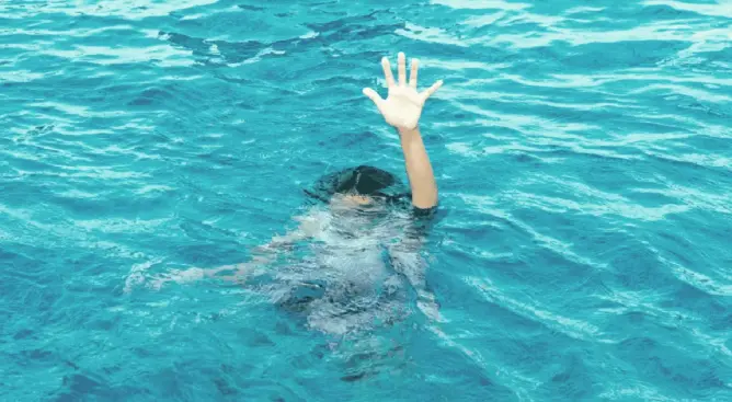 مأساة.. مصرع فتاتين غرقا في بحيرة المرواني ضواحي أمسكروض