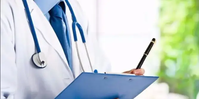 تقرير يوصي بافتحاص منتظم للمصحات الخاصة وفرض فوترة واضحة لعلاجاتها