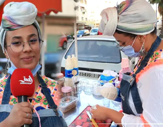“مولات الرايب”.. شابة طموحة اختارت بيع وجبات خفيفة لتحقيق حلمها في التصميم