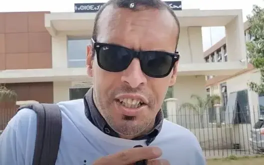 الناشط العواج يغادر أسوار السجن.. ويصرح: المتضامنون معي هم نفَسُ الحرية