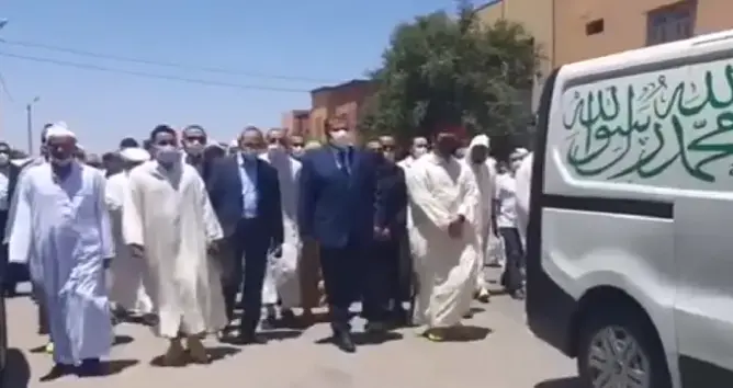 أخنوش ووهبي وساجد يودعون بتيزنيت رجل الأعمال “بيشا” إلى مثواه الأخير (صور)