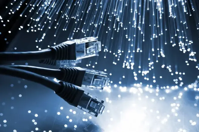 الأنترنت الألياف البصرية