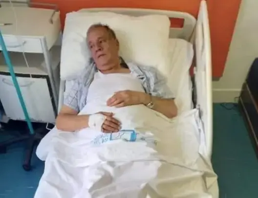 الزفزافي يخرج من السجن لزيارة والده المريض في مصحة بطنجة