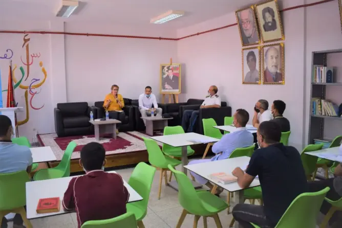 لقاء ثقافي يجمع الروائية الصيباري بسجناء بني ملال
