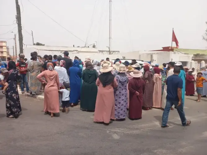 ساكنة جماعة عرباوة بالقنيطرة تشتكي الانقطاع المستمر لمياه الشرب