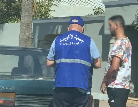 بيضاويون يطالبون بمواصلة تشديد المراقبة على ممتهني “حراسة السيارات”