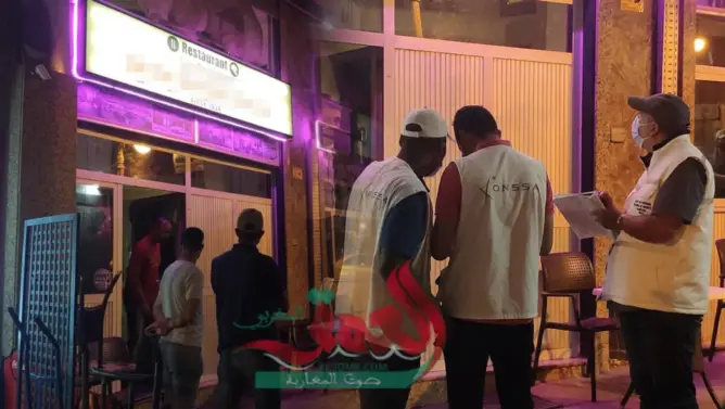 بعد فاجعة وجدة.. لجنة مراقبة تداهم المطاعم التي تقدم الخمور بطنجة(فيديو)