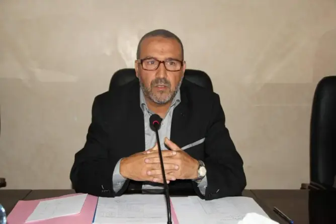 كورونا يُبعد عمدة طنجة عن دورة المجلس الإستثنائية