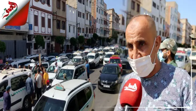 تقليص عدد الركاب يدفع “طاكسيات البيضاء” للاحتجاج.. ومهنيون يطالبون بتعميم القرار على كافة وسائل النقل