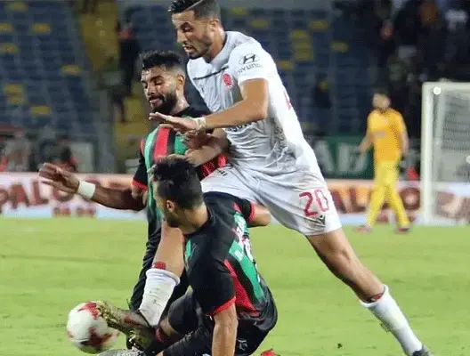 الوداد يتغلب على الجيش بثنائية ويتسلم درع البطولة والرجاء يهزم الماص