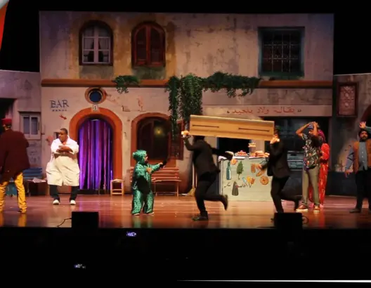 بأسلوب فكاهي ساخر.. كوميديون مغاربة يؤرخون أحداث كورونا في عرض “لكونفينمو” (فيديو)