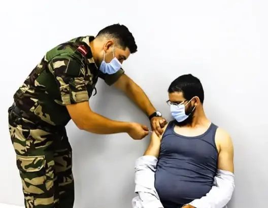 عدد الملقحين بالجرعة الثالثة يتجاوز نصف مليون مغربي.. وعدد الإصابات يتراجع