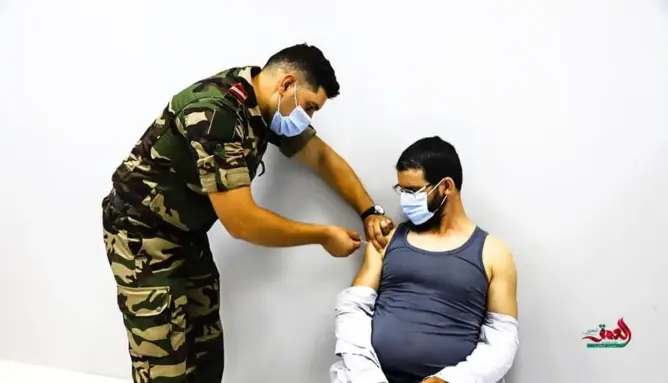 عدد الملقحين بالجرعة الثالثة يتجاوز نصف مليون مغربي.. وعدد الإصابات يتراجع