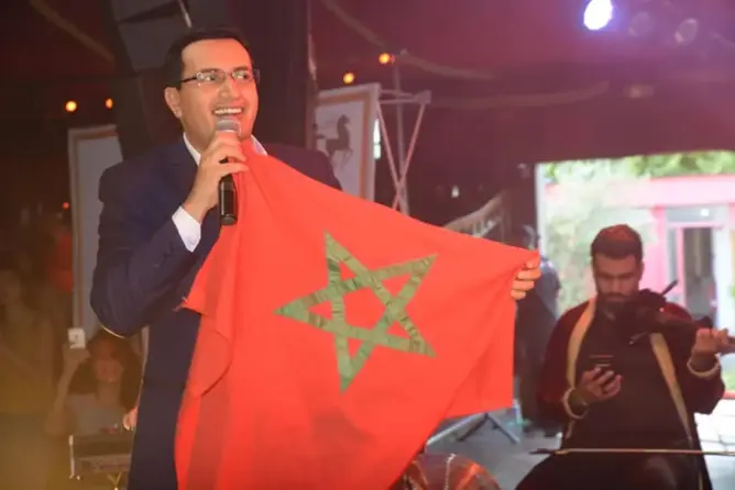 عبد العالي أنور يكشف لـ”العمق” تفاصيل سرقة فنان جزائري لأغانيه