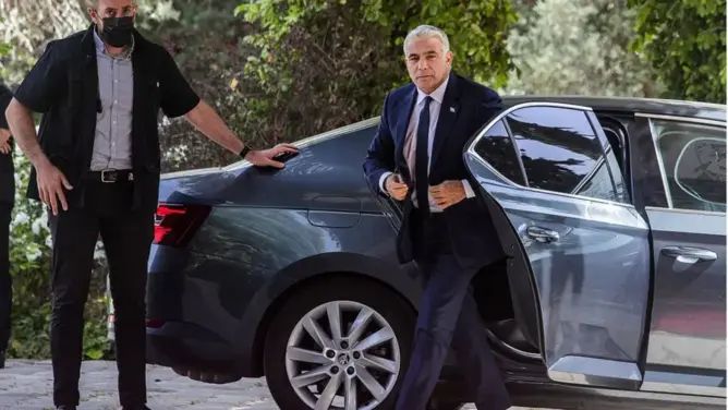 سيزور ضريح محمد الخامس ويستقبله بوريطة.. هذه تفاصيل زيارة وزير خارجية إسرائيل للمغرب