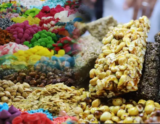 عاشوراء في زمن كورونا.. إقبال ضعيف على شراء الحلويات بأكبر سوق بطنجة (فيديو)