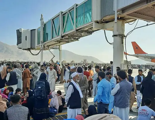 حركة طالبان تدعو شركات الطيران الدولية لإستئناف رحلاتها إلى أفغانستان