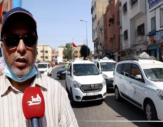 مهنيو سيارات الأجرة يتمردون على الحكومة