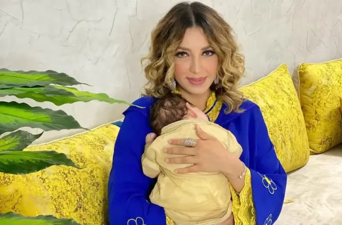 في مبادرة إنسانية.. فنانة مغربية تقرر تبني رضيعة وُجدت مرمية وسط الأزبال