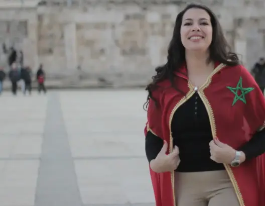الممثلة مونية لمكيمل توجه رسالة إلى المغاربة عشية الانتخابات 