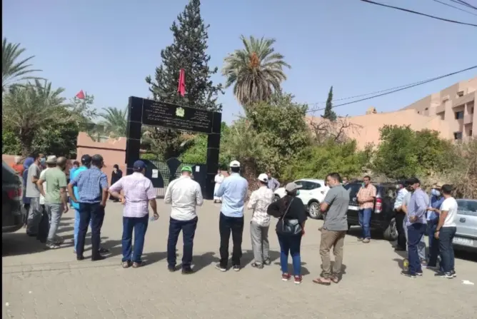 الأطر الإدارية المتدربة تحتج بمراكش على توزيعها “عشوائيا” على مراكز التدريب