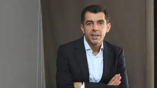 مجموعة “الدويري” تستثمر في أمريكا بالعملة الصعبة وتشرد  عشرات الأسر المغربية
