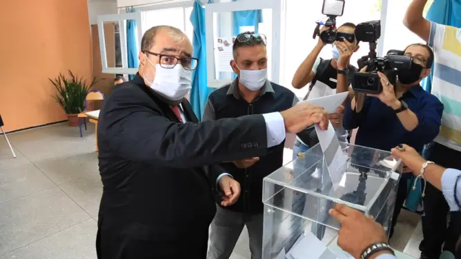 لشكر يدلي بصوته في الرباط.. ويصرح: الانتخابات امتحان للمواطنات والمواطنين (فيديو)